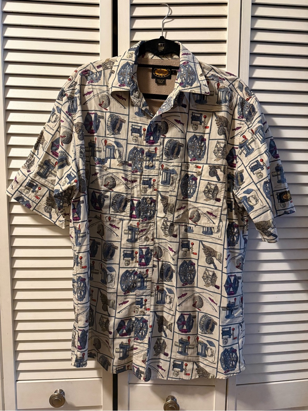Woolrich Mens Medium Classic Fly Fishing Fish Print Button Down Vent Back Casual